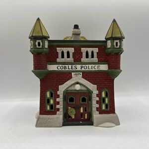 Department 56 1989 Vintage HVC Dickens Village Cobbles Police Station 5583-2 EUC
